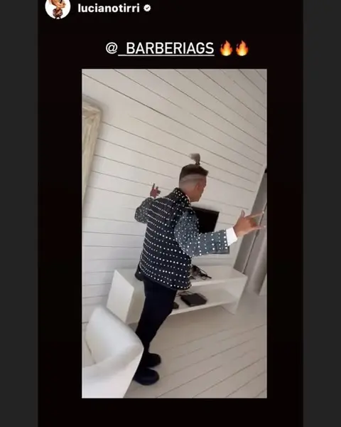 Historia de Instagram de un cliente mencionando a la barbería